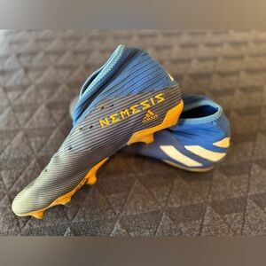 Men’s Nemesis soccer cleats blue size 8.5